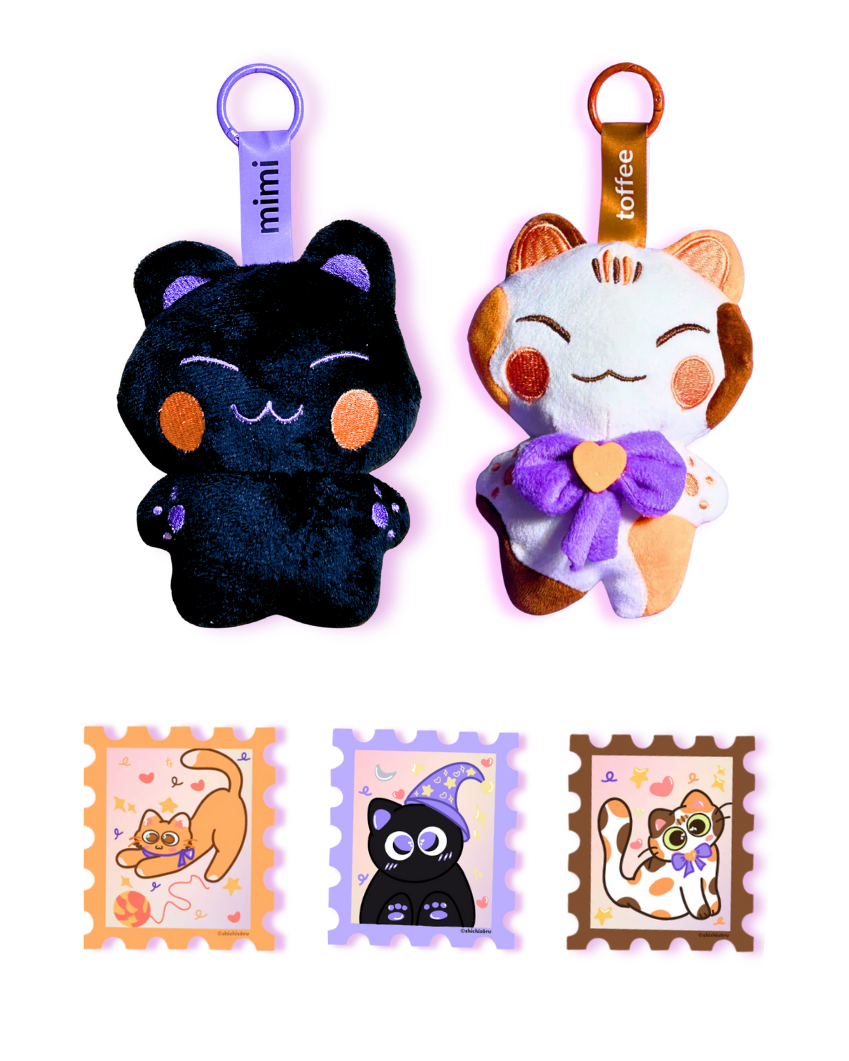 Two plush keychains of a black cat and a white cat with a bow, along with two corresponding illustrations on a white background.